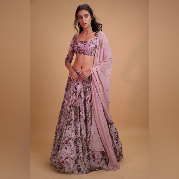 Astha Narang Lengha - Picture 1 of 5